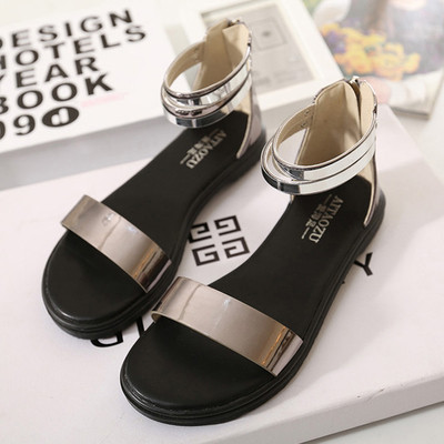 Πολύ όμορφες κυρίες του αθλητισμού σανδάλια με χαμηλή σόλα