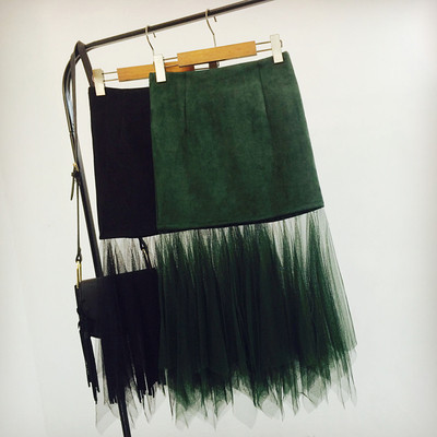 Много интересна спортно-елегантна дамска пола