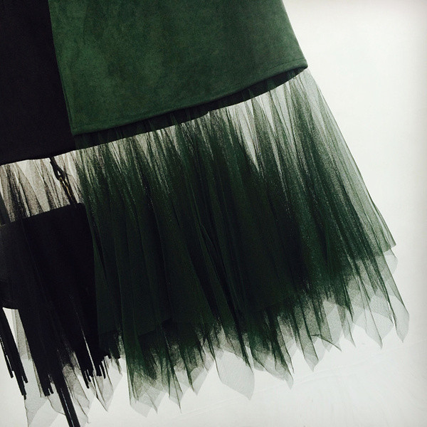 Много интересна спортно-елегантна дамска пола 