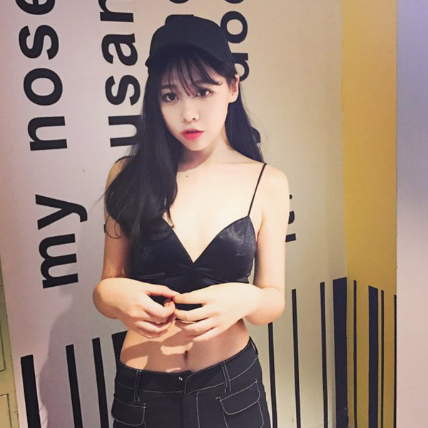 Сатенен дамски сутиен в два цвята