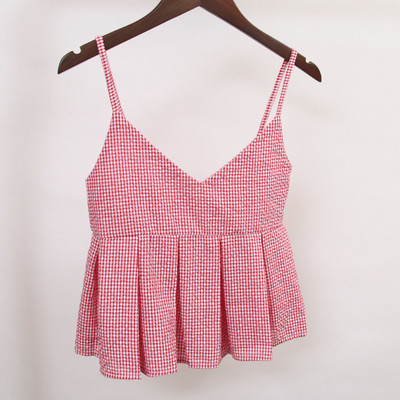 Много красиви дамски шарени потничета идеални за горещите летни дни