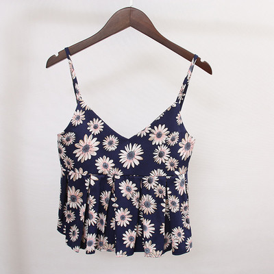 Много красиви дамски шарени потничета идеални за горещите летни дни