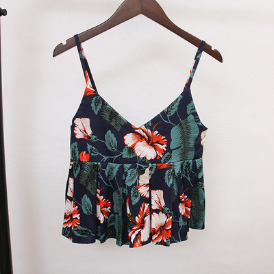 Много красиви дамски шарени потничета идеални за горещите летни дни