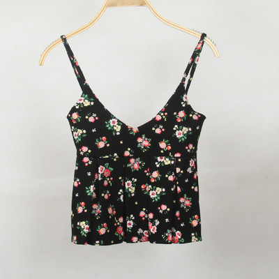 Много красиви дамски шарени потничета идеални за горещите летни дни