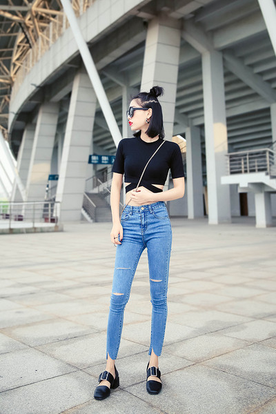 Много модерна спортно-елегантна дамска тениска