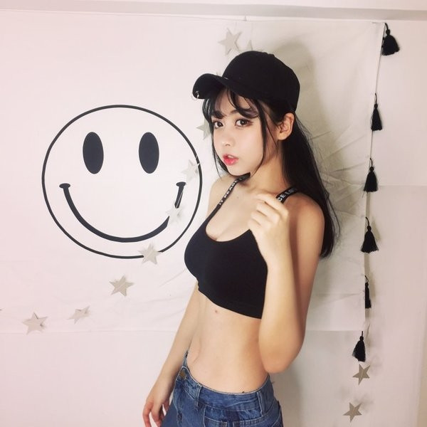 Уникален спортен дамски сутиен в два цвята 