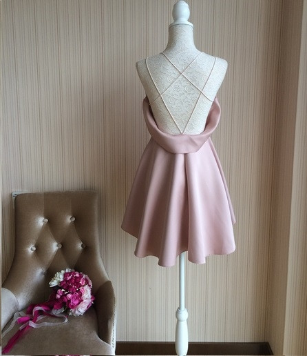 Страхотна дамска ежедневна рокля в ретро мотиви