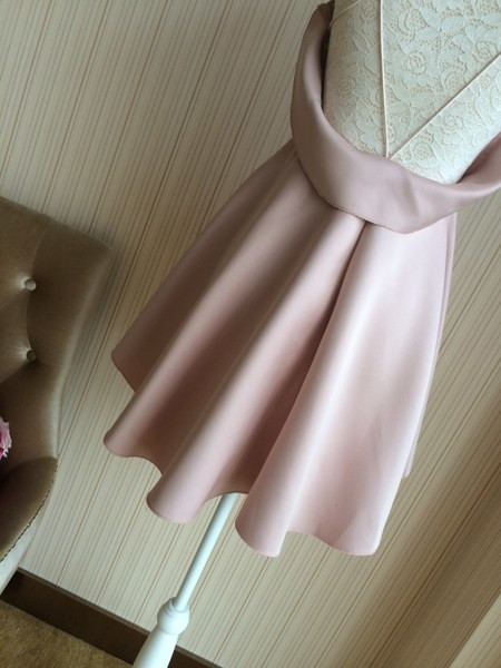 Страхотна дамска ежедневна рокля в ретро мотиви