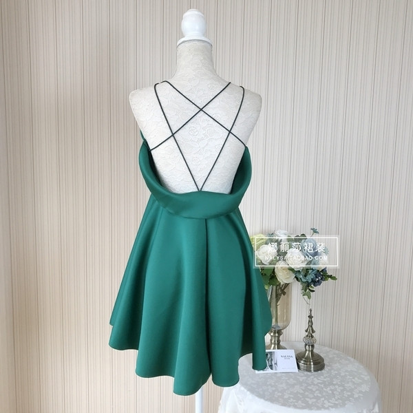 Страхотна дамска ежедневна рокля в ретро мотиви