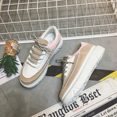 Άνετα γυναικεία παπούτσια σε τρία χρώματα με ψηλά πέλματα