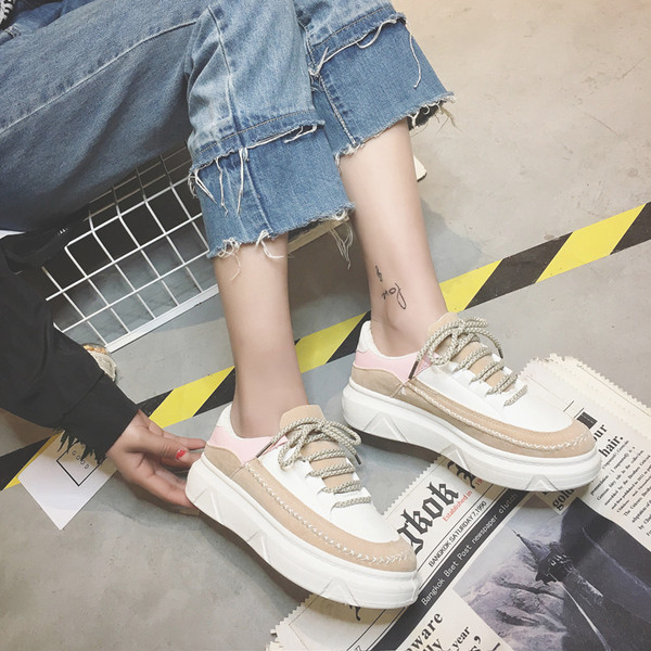 Άνετα γυναικεία παπούτσια σε τρία χρώματα με ψηλά πέλματα