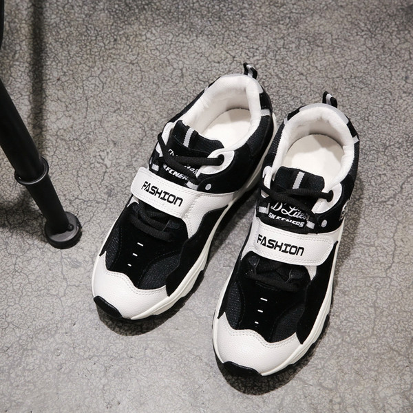 Дамски спортни обувки подходящи както за работа така и за спорт