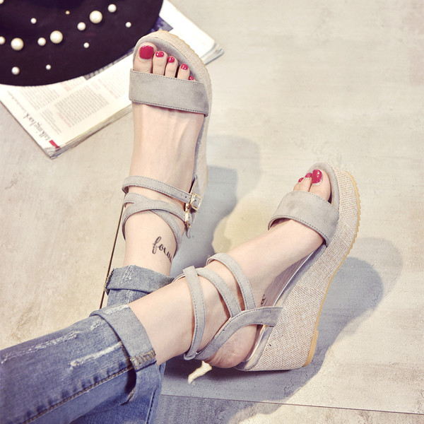 Πολύ όμορφες κυρίες περιστασιακή πλατφόρμες σε δύο χρώματα