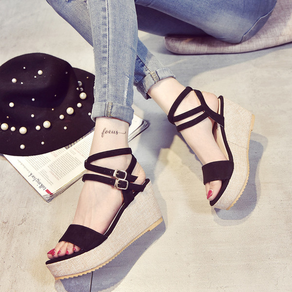 Πολύ όμορφες κυρίες περιστασιακή πλατφόρμες σε δύο χρώματα