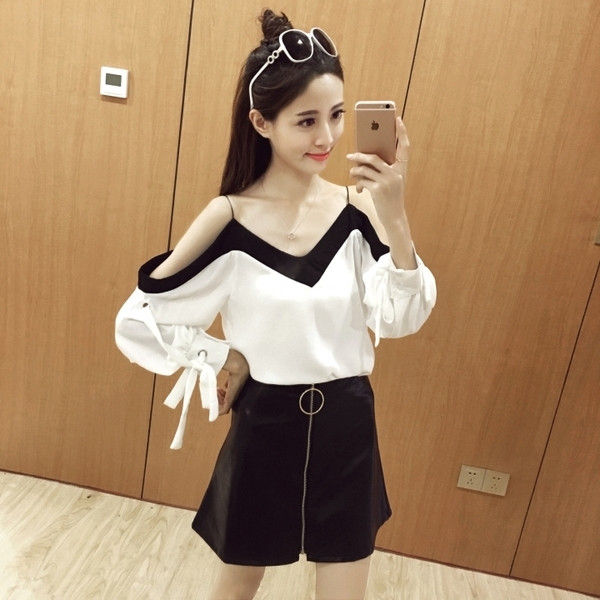 μπλούζα Σούπερ κομψές κυρίες με λαιμόκοψη V