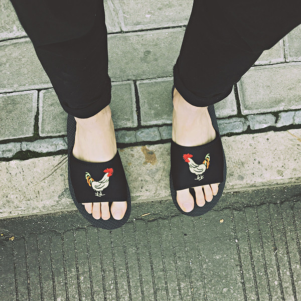 Уникални дамски чехли с апликация 