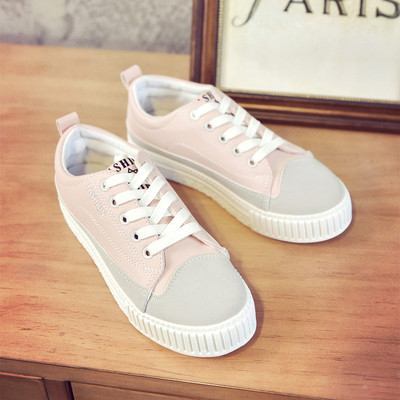 Πολύ κομψά γυναικεία παπούτσια με ψηλά πέλματα