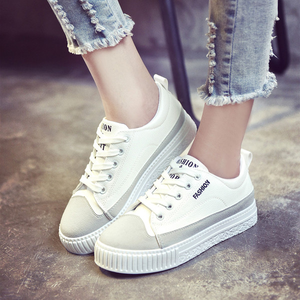 Πολύ κομψά γυναικεία παπούτσια με ψηλά πέλματα