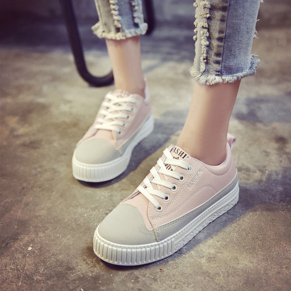 Πολύ κομψά γυναικεία παπούτσια με ψηλά πέλματα