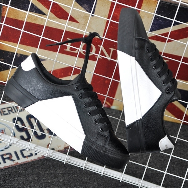 Πολύ όμορφα δερμάτινα πάνινα παπούτσια