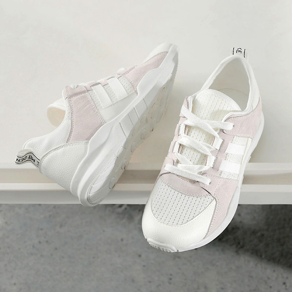 Μοντέρνα γυναικεία αναπνεύσιμα αθλητικά παπούτσια