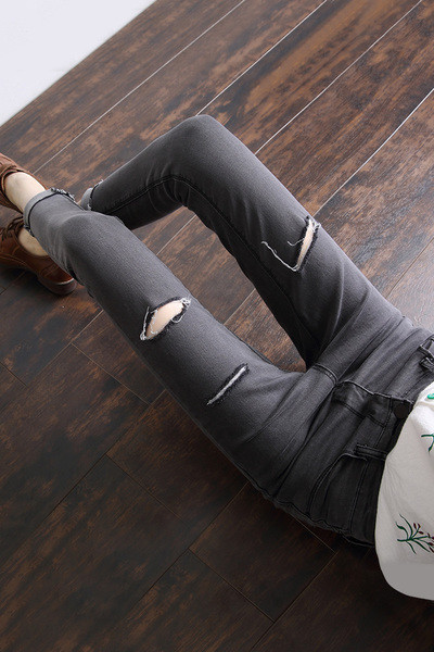 Страхотни "slim fit" модерни разкъсани дамски дънки