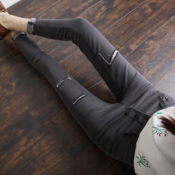 Страхотни "slim fit" модерни разкъсани дамски дънки