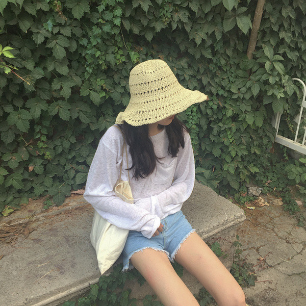 Много качествена дамска широка тениска подходяща за пролетта и лятото