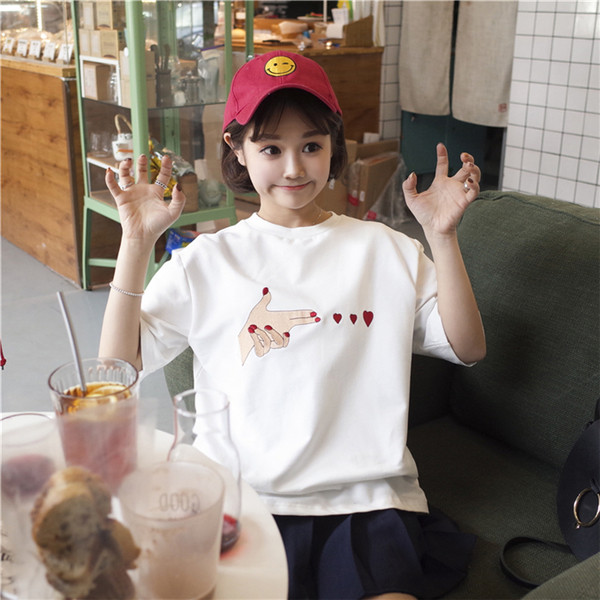 Chic κυρίες T-shirt με απλικέ καρδιά