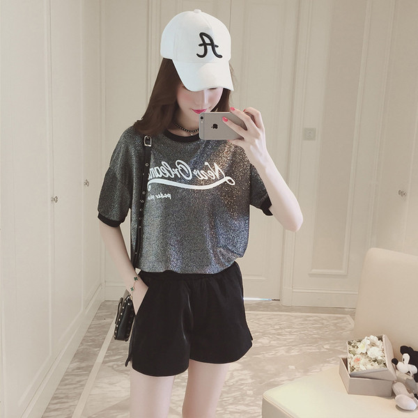 Плюшена женска блуза с къс ръкав в два цвята