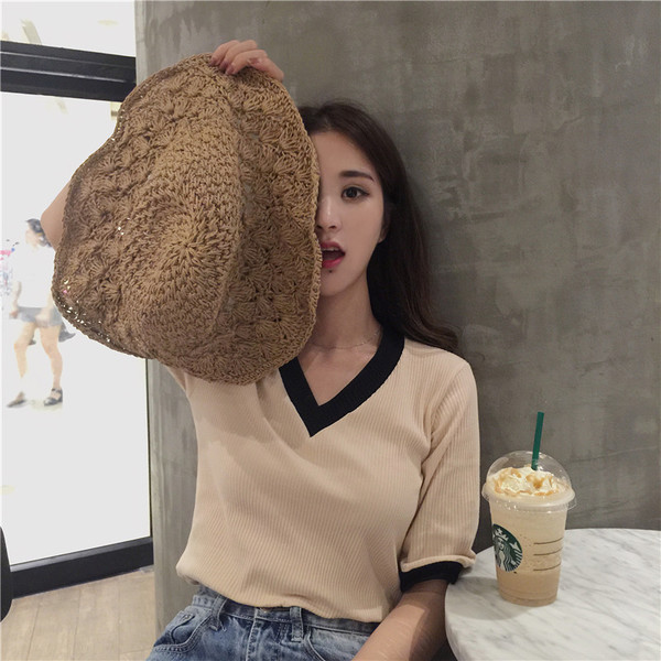 Еластична дамска блуза с V-образно деколте - светла и тъмна