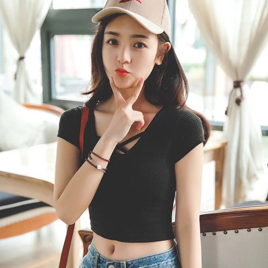 Модерна дамска блуза къс модел с кръстосани връзки