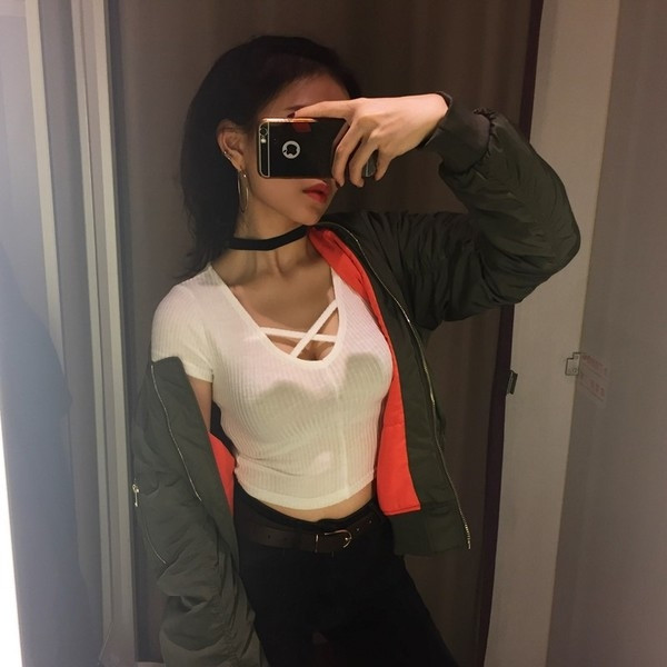 Модерна дамска блуза къс модел с кръстосани връзки