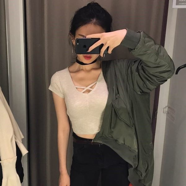 Модерна дамска блуза къс модел с кръстосани връзки