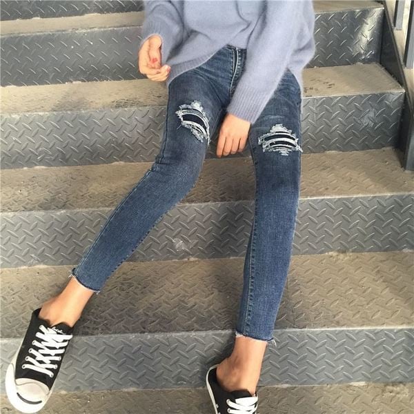 Модерни дамски дънки с висока талия