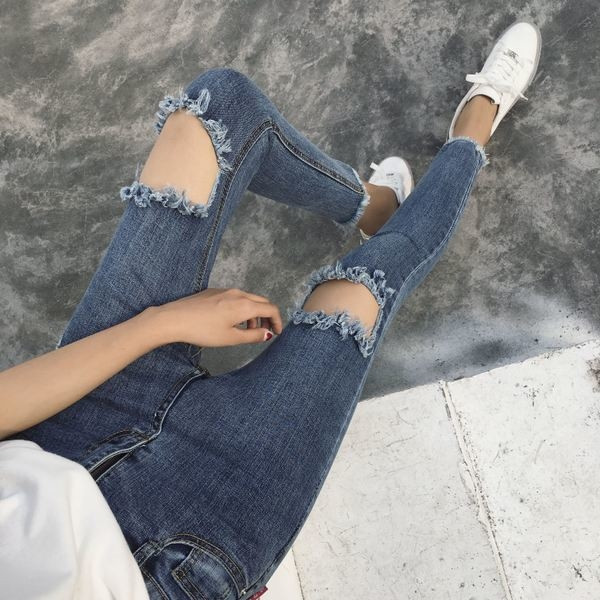 Λεπτά τζιν γυναικεία πάνω από τα γόνατα