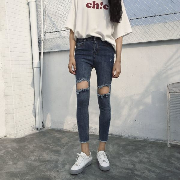 Λεπτά τζιν γυναικεία πάνω από τα γόνατα