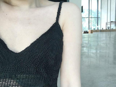 Модерни дамски плетени потничета в три цвята