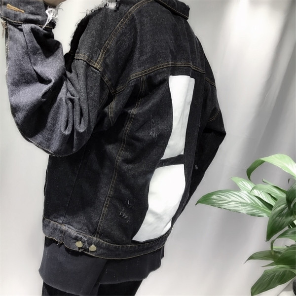 Много стилно мъжко дънково яке в два цвята