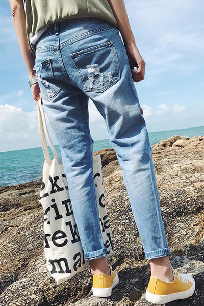 Мъжки накъсани пролетно-летни дънки в светлосин цвят