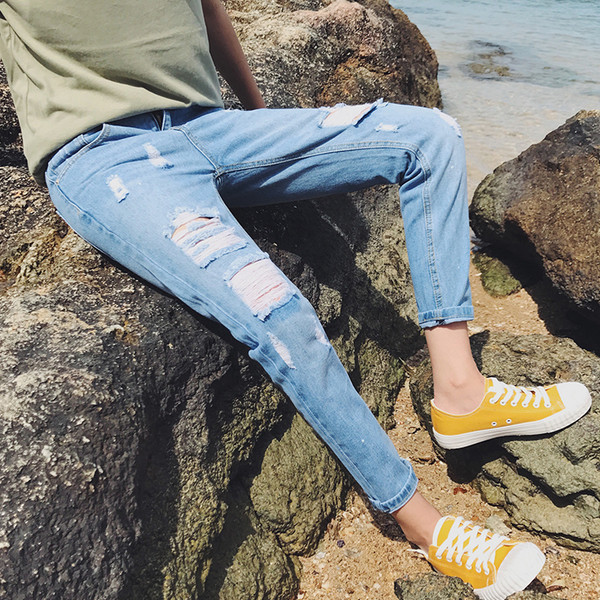 Мъжки накъсани пролетно-летни дънки в светлосин цвят