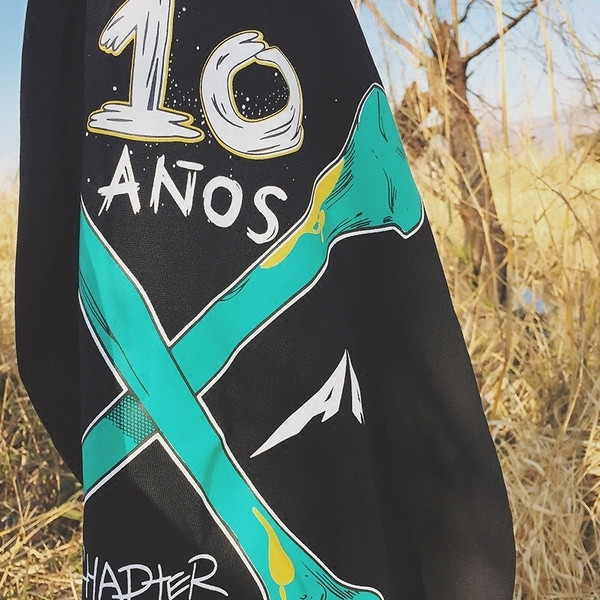 Екстравагантна мъжка тениска с къс ръкав и качулка