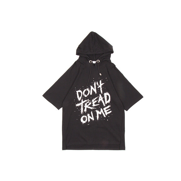 Екстравагантна мъжка тениска с къс ръкав и качулка