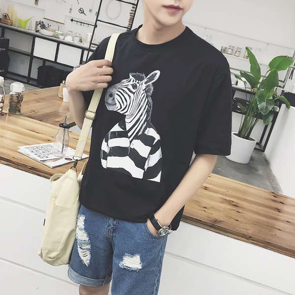 Модерна памучна блуза с илюстрирана зебра в бял и черен цвят