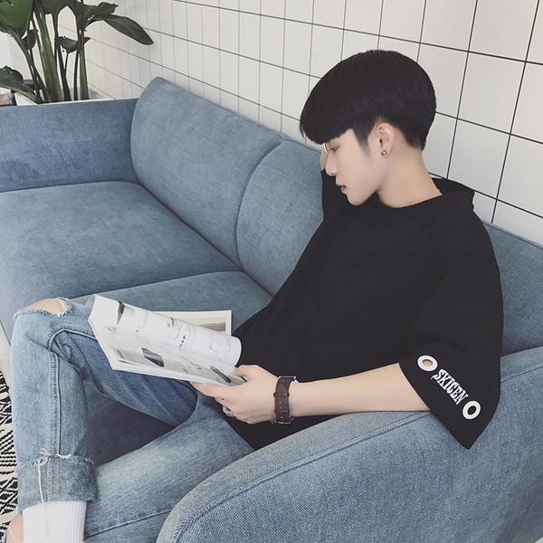 Много красива мъжка дълга тениска с къс ръкав и бродерия