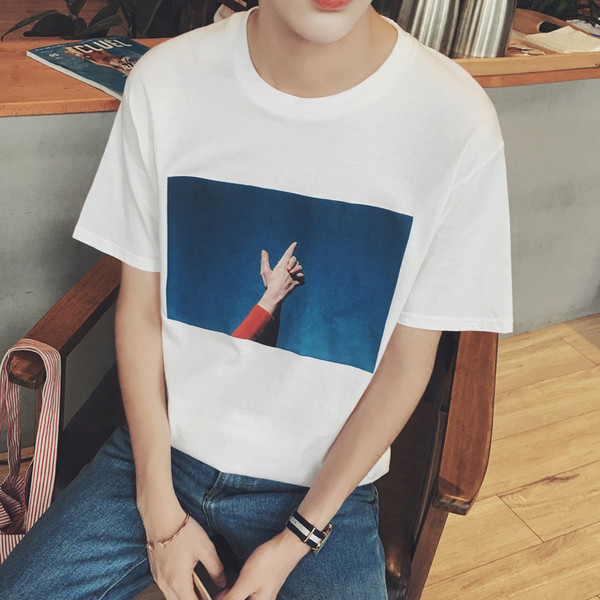 Мъжка тениска подходяща за ежедневието в два цвята