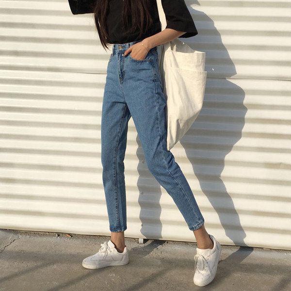 Γυναικέια τζιν στυλ Spring Boy σε μπλε και μαύρο χρώμα