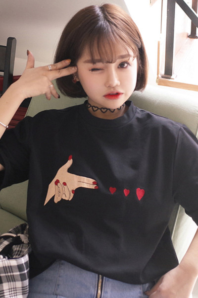 Актуален модел дамска тениска с къс ръкав с апликация