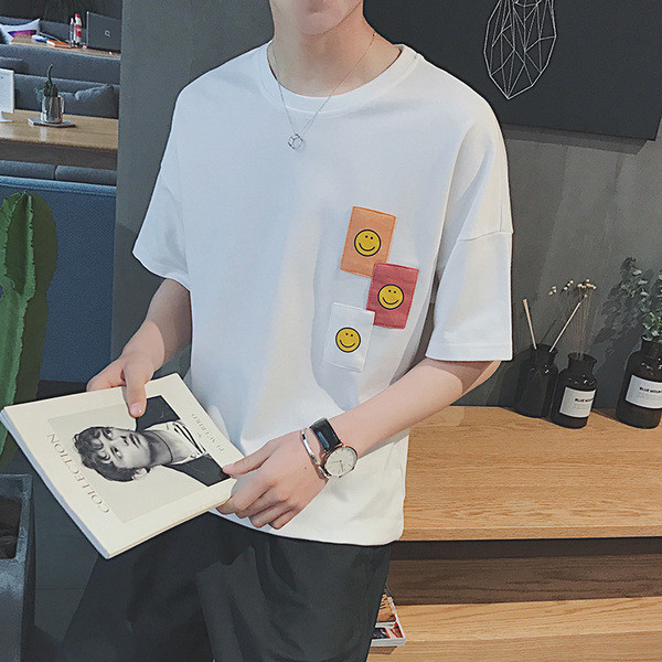 Изчистена мъжка блуза със щампа и къс ръкав