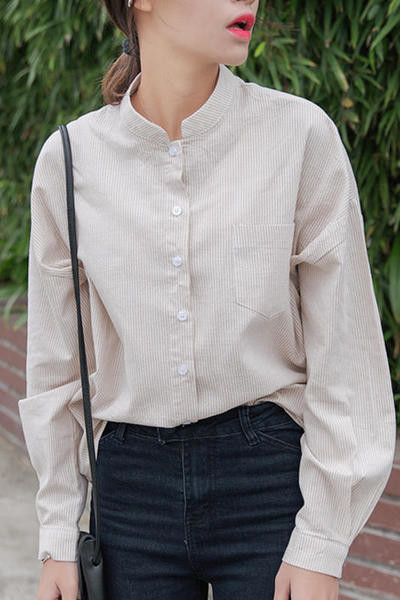 Ευρεία ρετρό κυρίες μπουφάν σε μπεζ και γαλάζιο